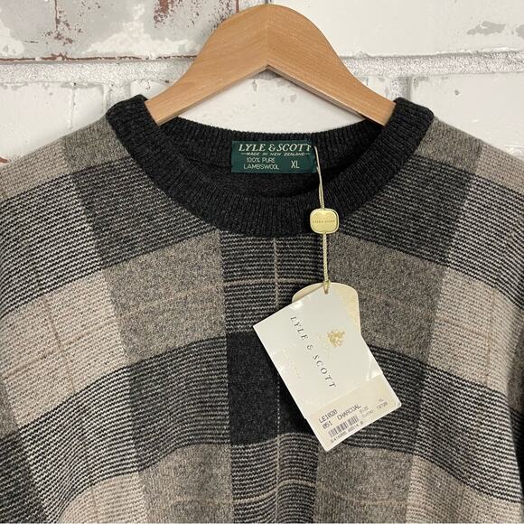 Vintage Lyle & Scott Men Lambs Wool Plaid Charcoal Grey Black Crew Neck Sweater - Picture 2 of 9